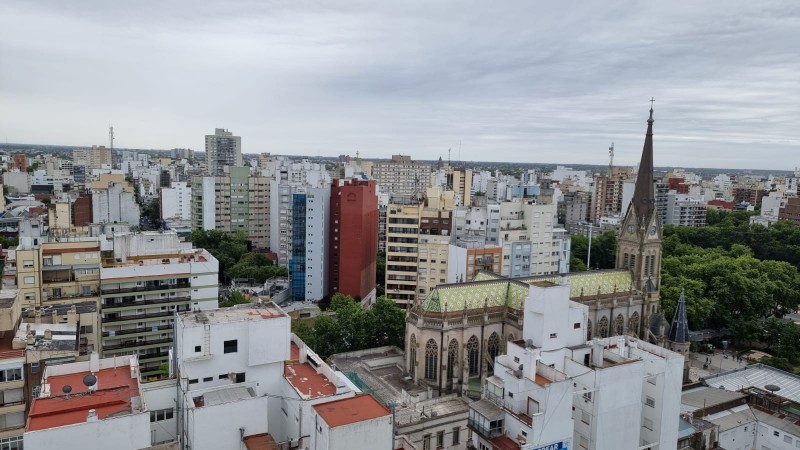 Dpto duplex de diseño. San Luis y Rivadavia