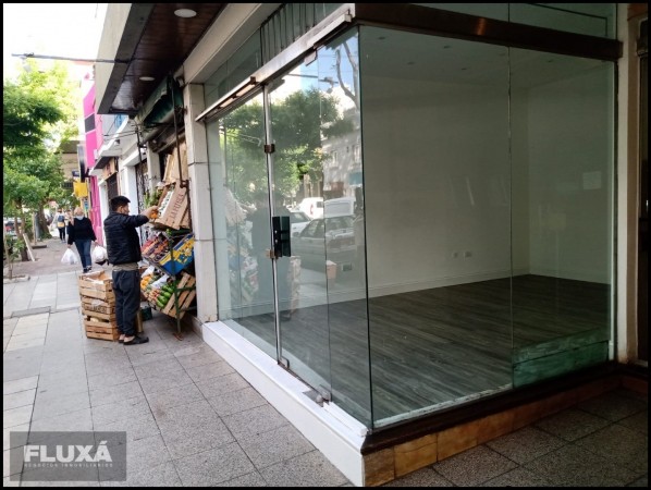 Local 21 m2 Rivadavia e Independencia