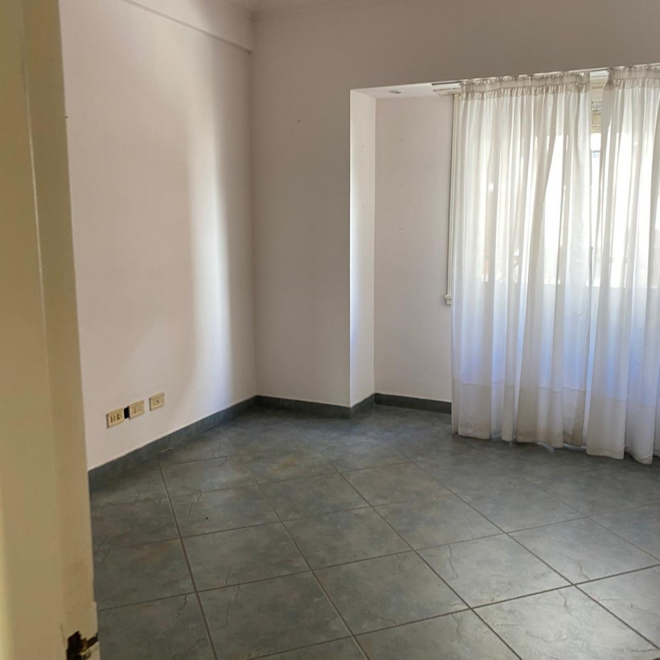 Venta semipiso San Martin e H Yrigoyen
