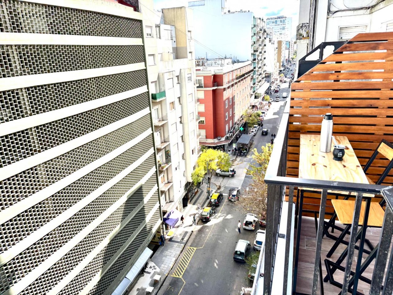 Vta 2 amb con balcon terraza Rivadavia 2247