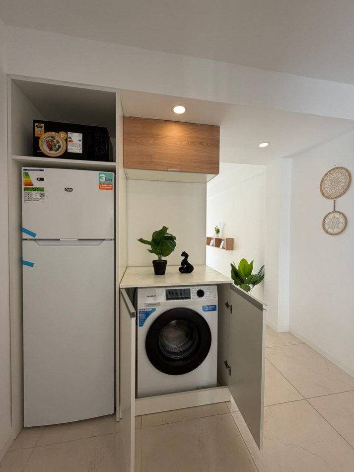 Amb y medio con balcon Bolivar 2672