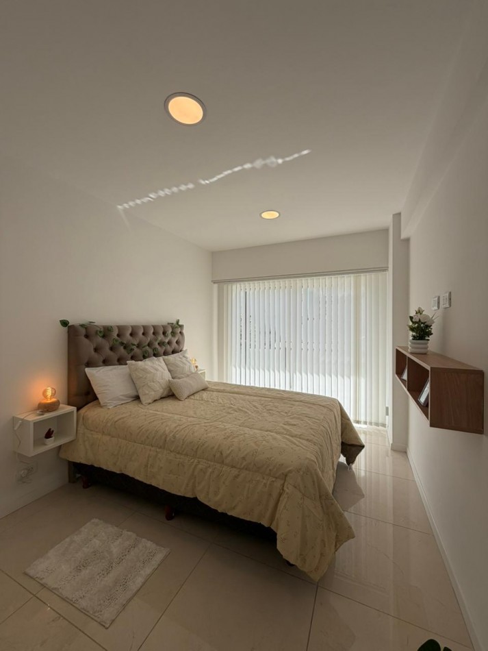 Amb y medio con balcon Bolivar 2672