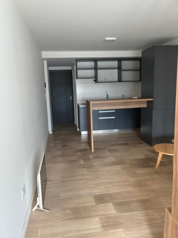 Monoambiente en alquiler Av Constitucion y Chubut
