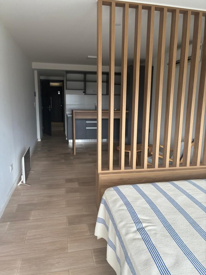 Monoambiente en alquiler Av Constitucion y Chubut